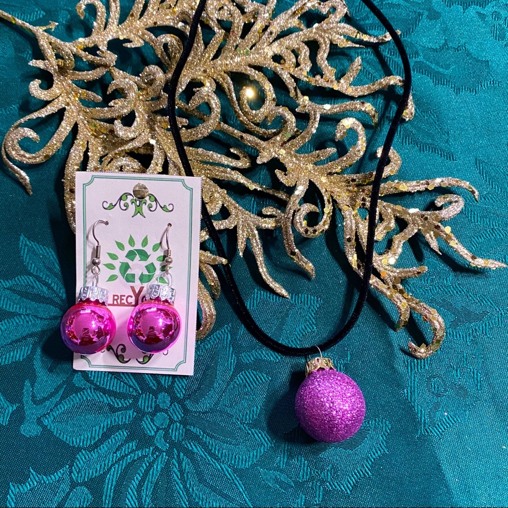 🎄New Christmas Bulb Earrings & Necklace Set